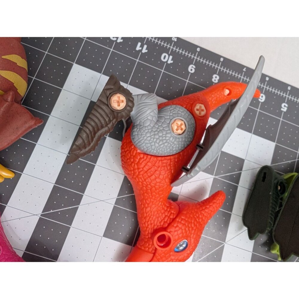 Take Apart Dinosaur Stem colorful toys replacement pieces 5 plastic toys - Picture 4 of 10